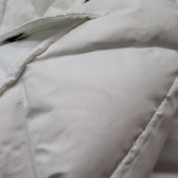 Burberry White Cropped Down Puffer Jacket Size XS - Picture 10 of 11